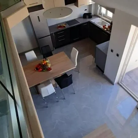 Apartment Louis - 250m To The Supetar