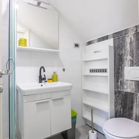 Louis Apartman *